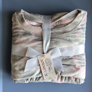 Joyspun Women's Camo Pajama Set - Pink and Olive